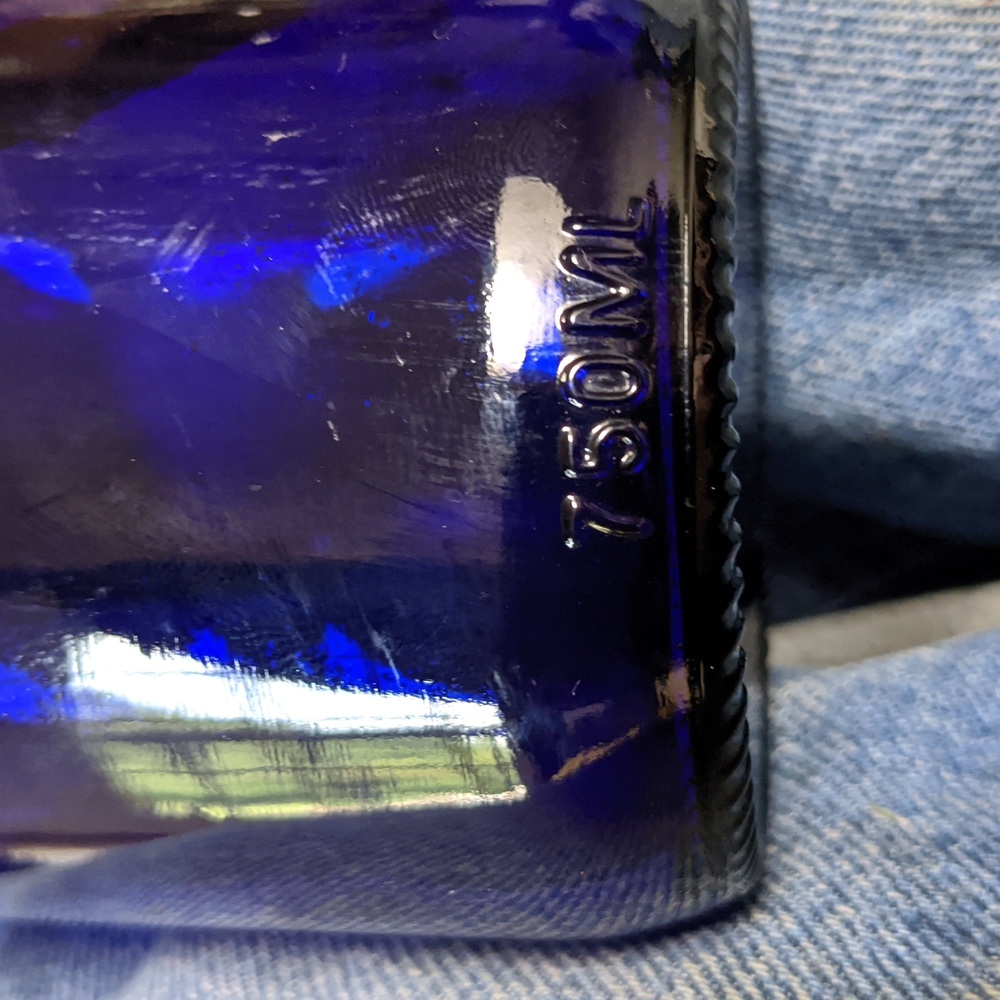 Cobalt blue bottle (750 Ml ) - Picture 2 of 3
